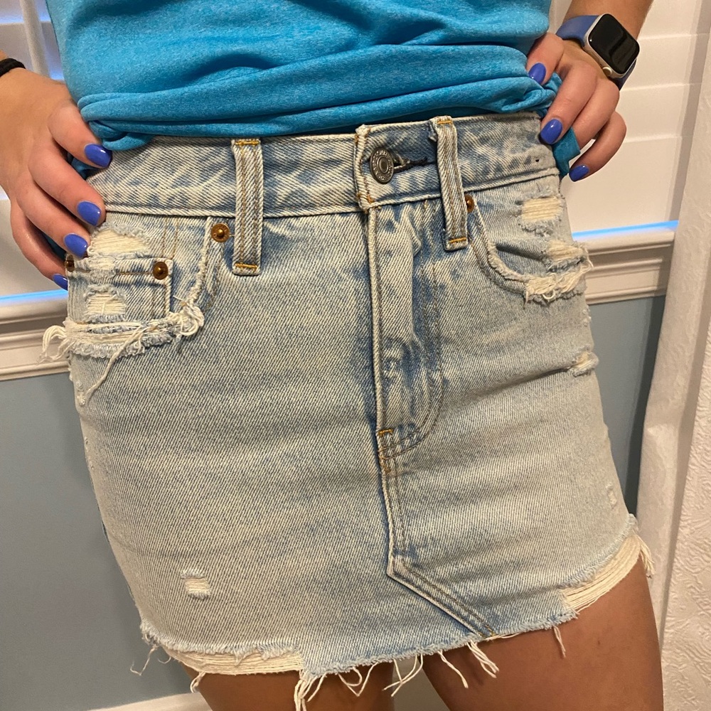Abercrombie & Fitch low-rise micro mini jean skirt, size 00, waist 24